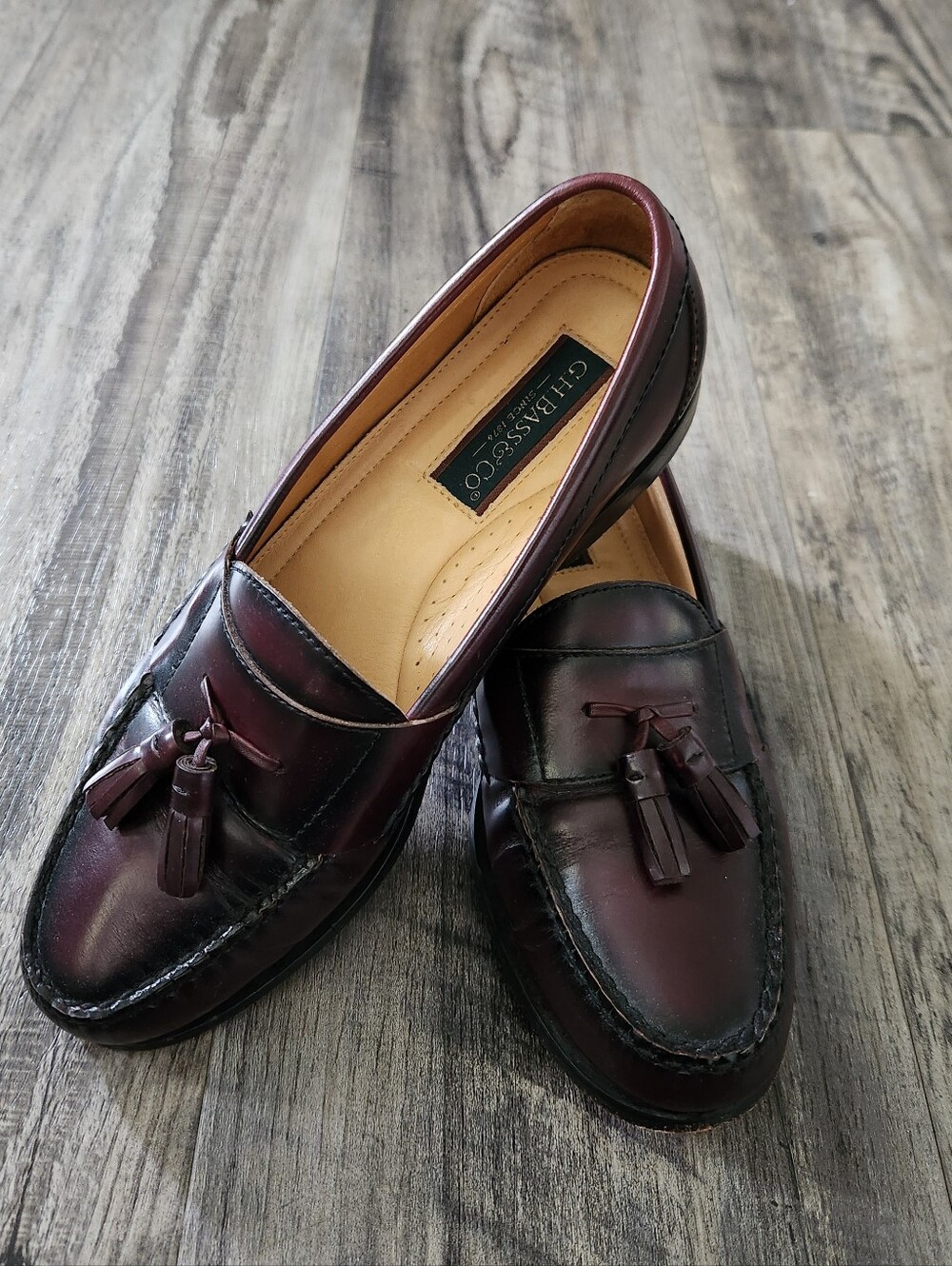 G.H. Bass & Co. Women's Esther Classic Weejuns Burgundy Tassel Loafers Size 8D